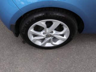 /photos/8543/8a6898f0-b7d3-5392-2c46-782a62ff8ac6_i320x240.jpg